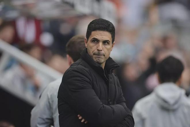  清晨阿森纳备战荷甲；扳平良机细节曝光；质疑声仍在；阵容厚度经受考验