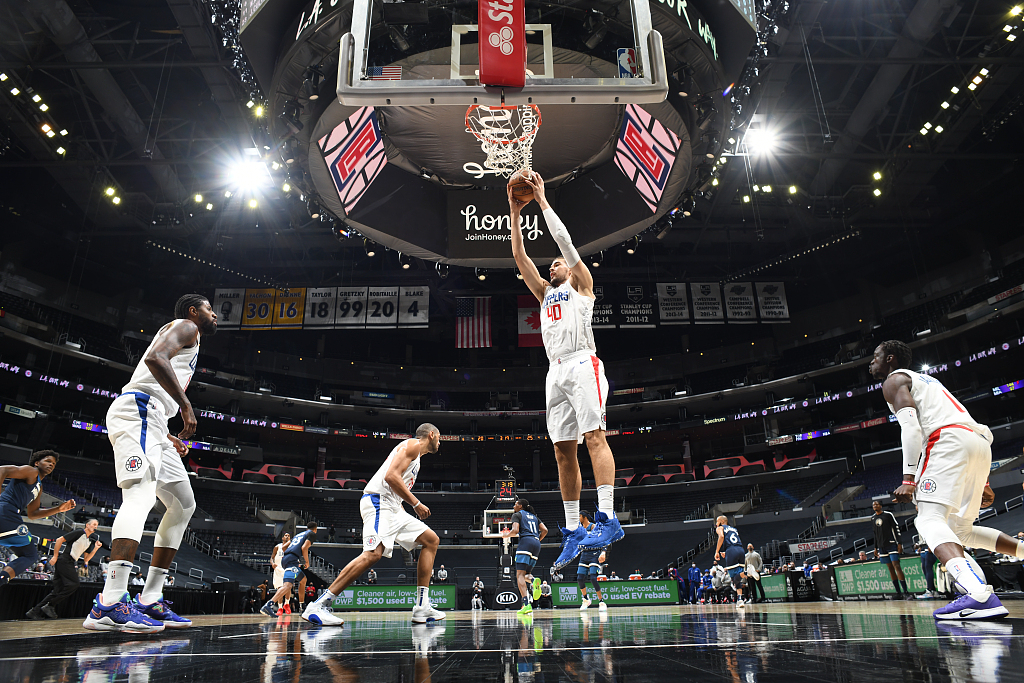 包含里程碑夜！上海海港官宣签约，NBA季后赛清晨刷纪录，赛场秩序良好，团队化学反应显著的词条