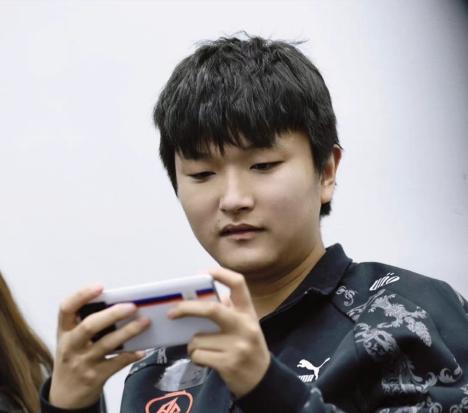 里程碑夜！成都蓉城状态回暖，全明星赛赛前刷纪录，态度坚定，更衣室氛围转暖的简单介绍